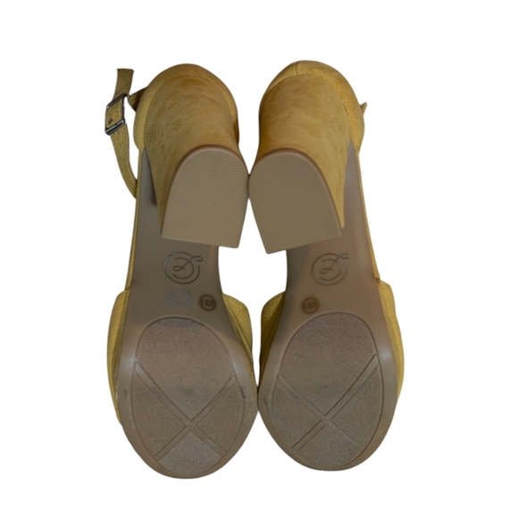 Chinese Laundry Suede chunky Heels - Picture 4 of 4